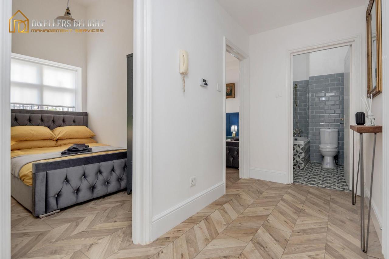 Entire 2 Bed Flat Plaistow,Canning Town Prime Location In לונדון מראה חיצוני תמונה