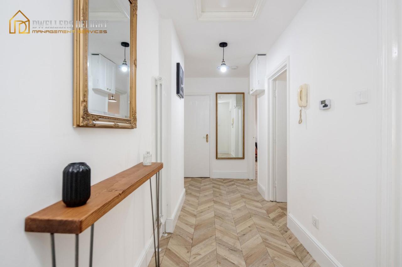 Entire 2 Bed Flat Plaistow,Canning Town Prime Location In לונדון מראה חיצוני תמונה